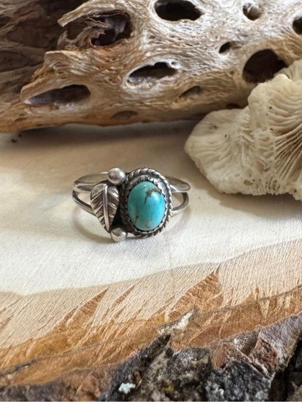 Vintage Native American Sterling Silver Turquoise Ring Size 7.5